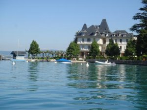 bords_du_lac_le_pavillon_des_fleurs_aout_2013.jpg - JPEG - 20.4 ko - 416×312 px
